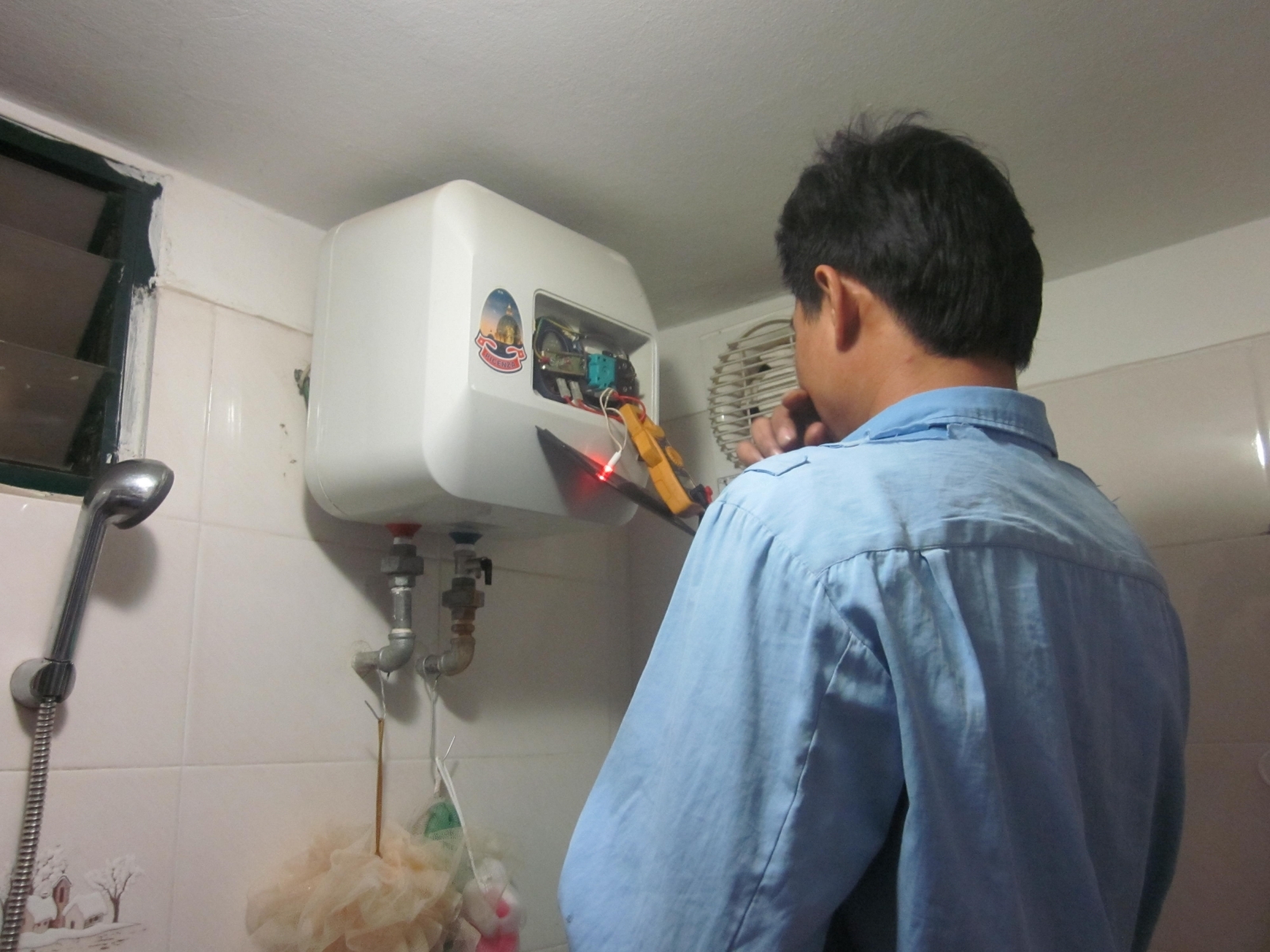 Sửa máy nước nóng